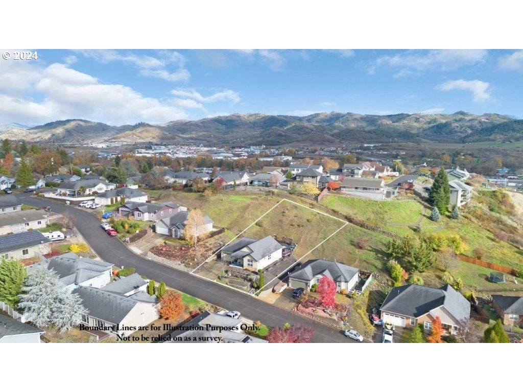 Roseburg, OR 97471,496 S SAVOY CT