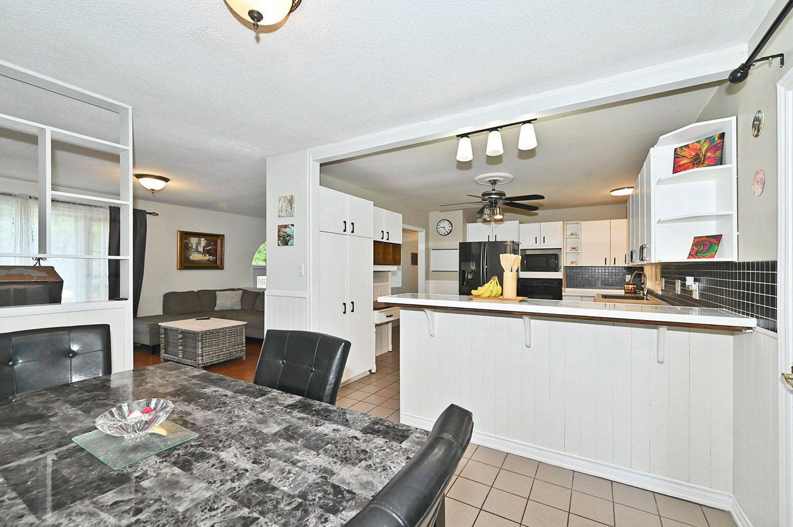 Innisfil, ON L9S 1J2,213 Sunset CRES