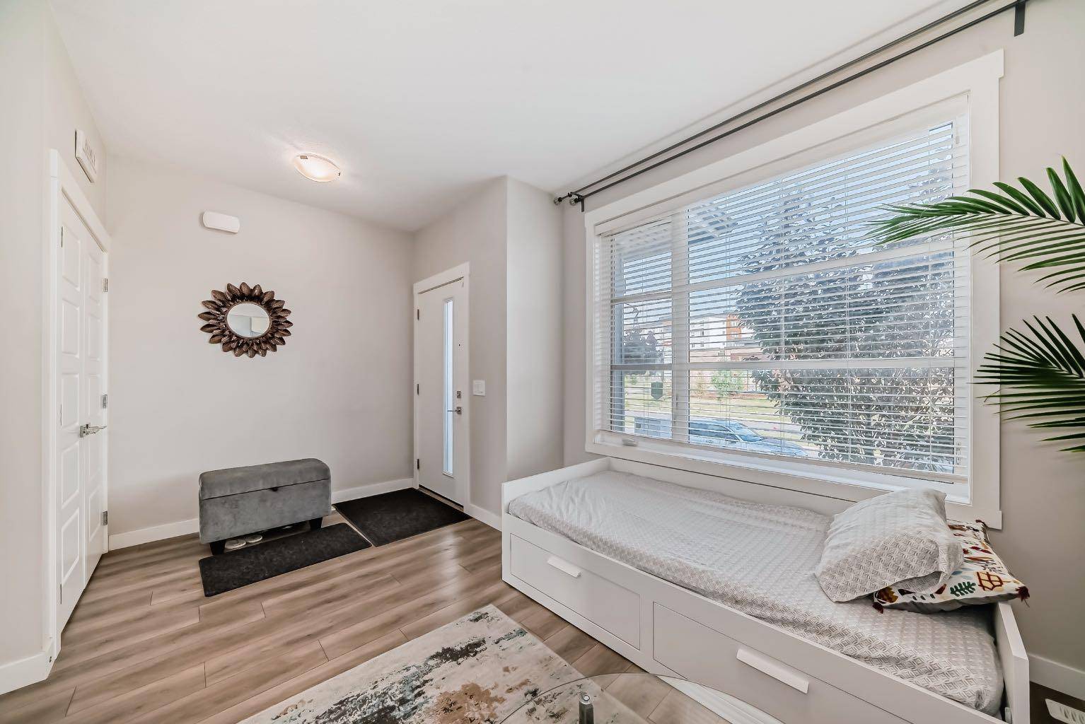 Calgary, AB T3N 1B6,146 Skyview CIR NE