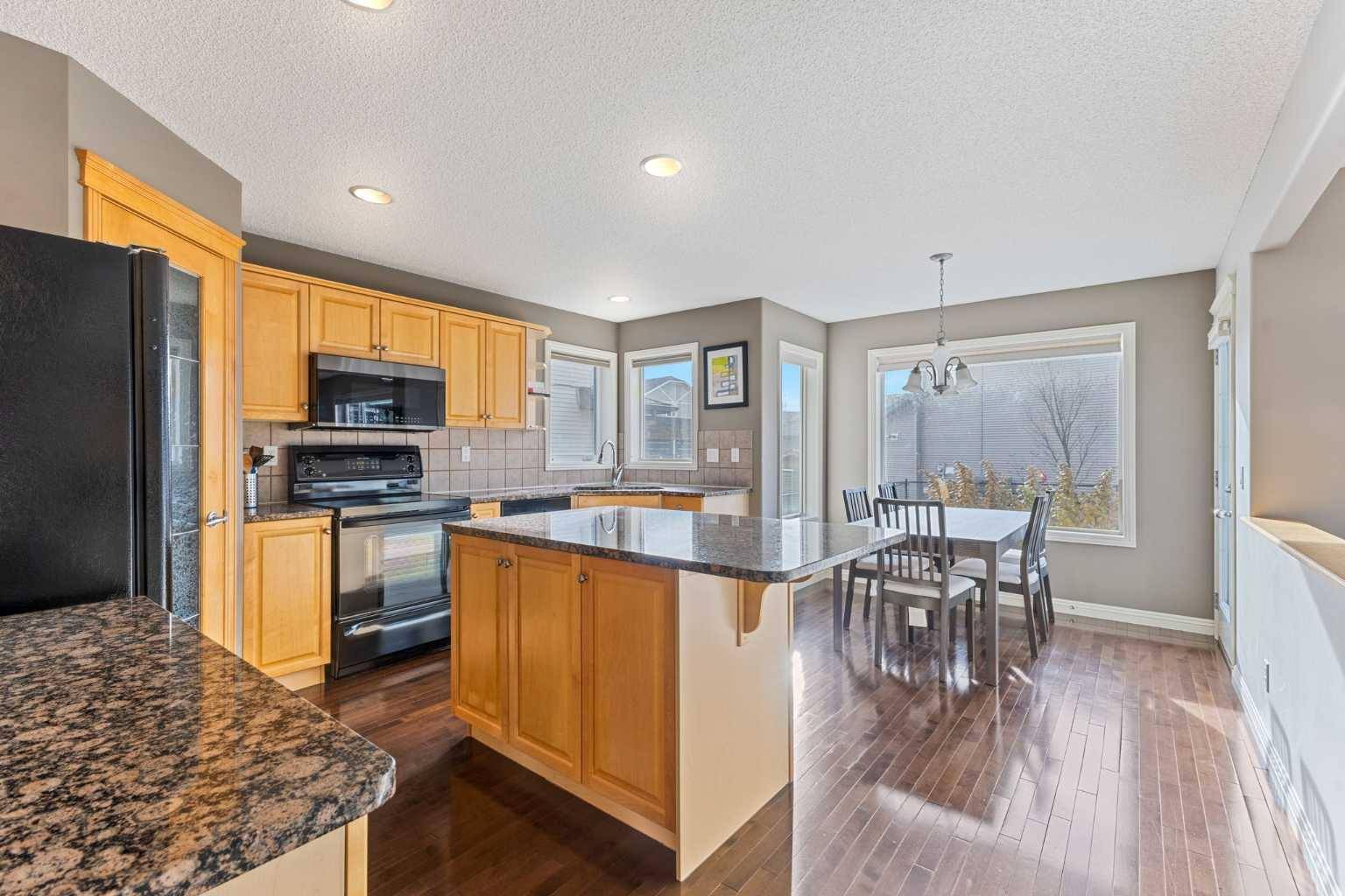 Calgary, AB T3H 5L2,229 Cougar Ridge DR SW