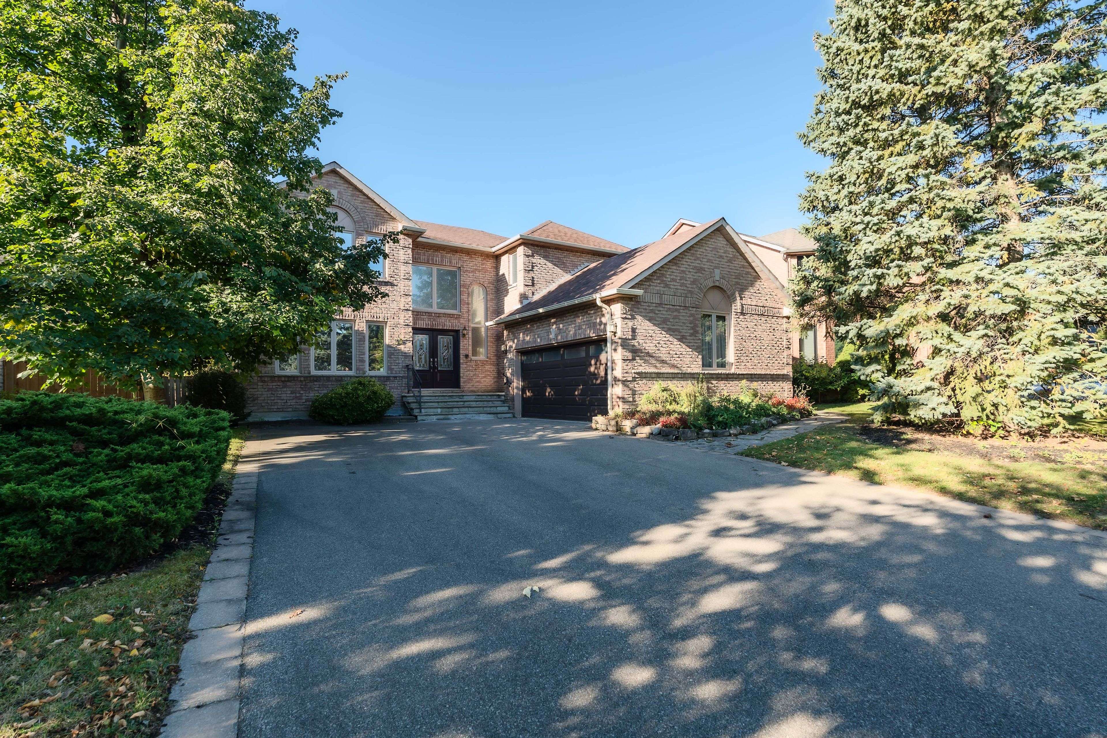 Richmond Hill, ON L4C 8Z2,35 Harmony Hill CRES