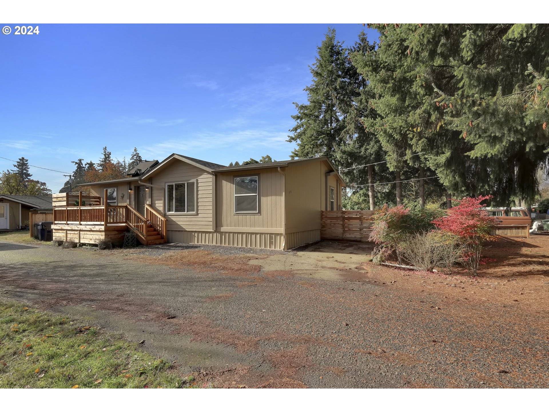 Eugene, OR 97404,870 W HILLIARD LN