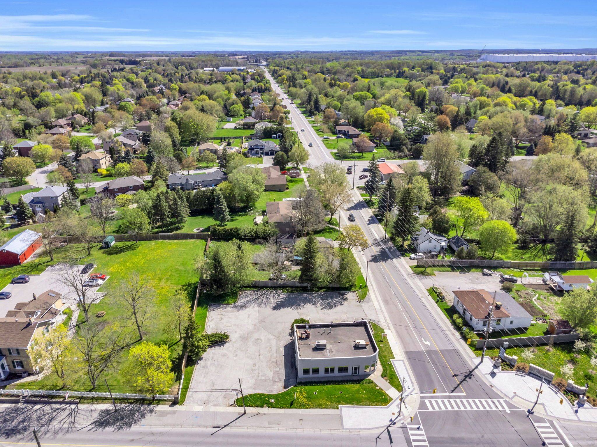 East Gwillimbury, ON L0G 1V0,19003 Leslie ST