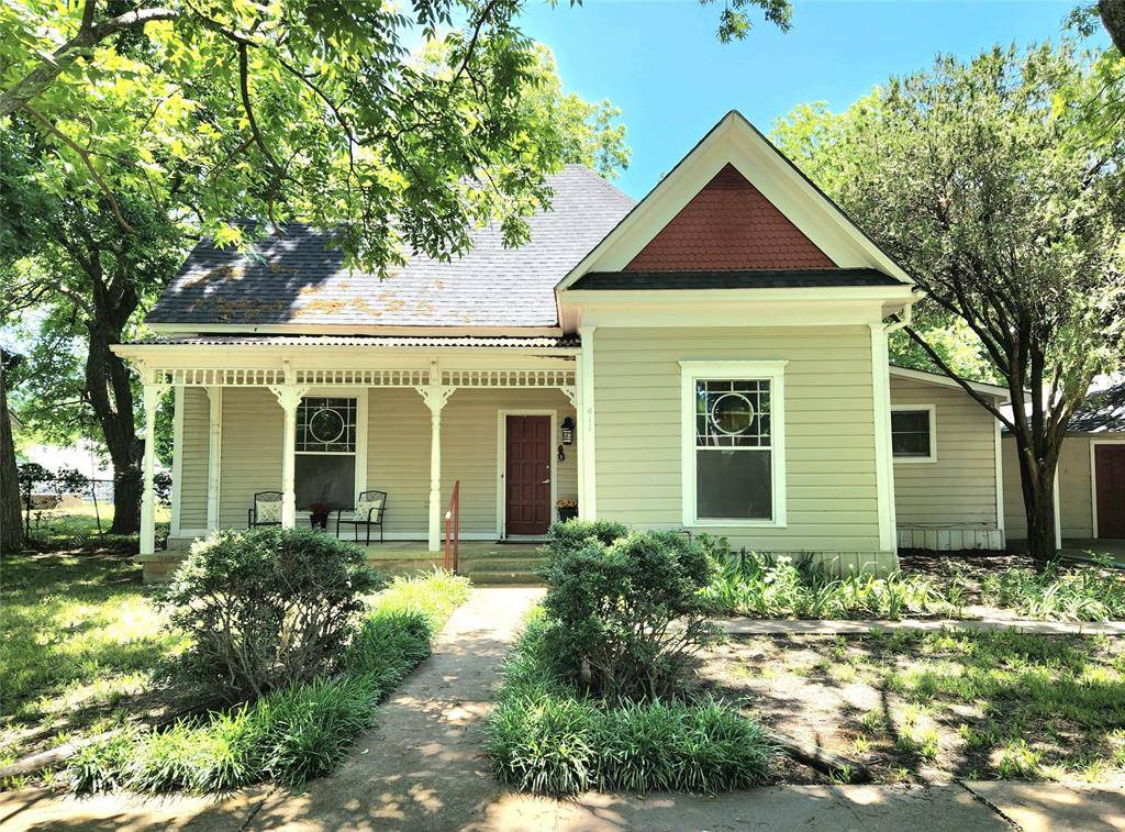 Whitewright, TX 75491,411 W MAPLE Street