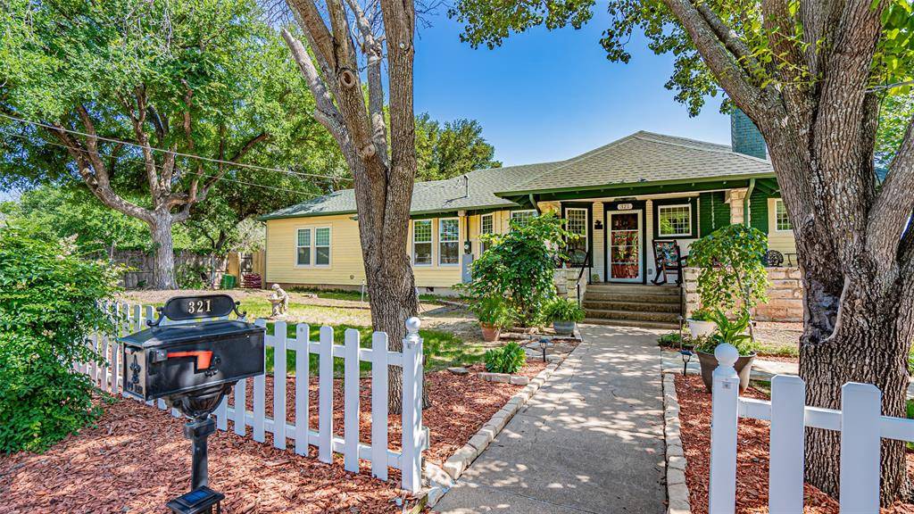 Granbury, TX 76048,321 W Doyle Street