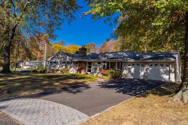 Berkeley Heights Twp., NJ 07922,6 Holly Glen Ln S