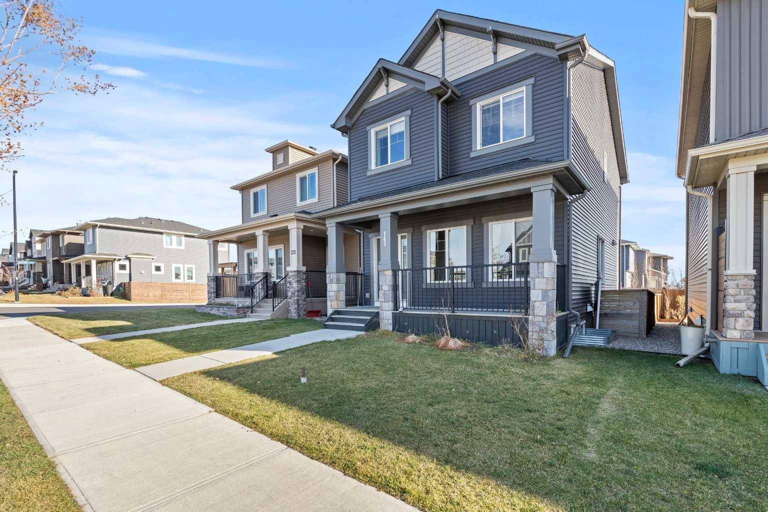 Okotoks, AB T1S5R8,141 Sandstone DR