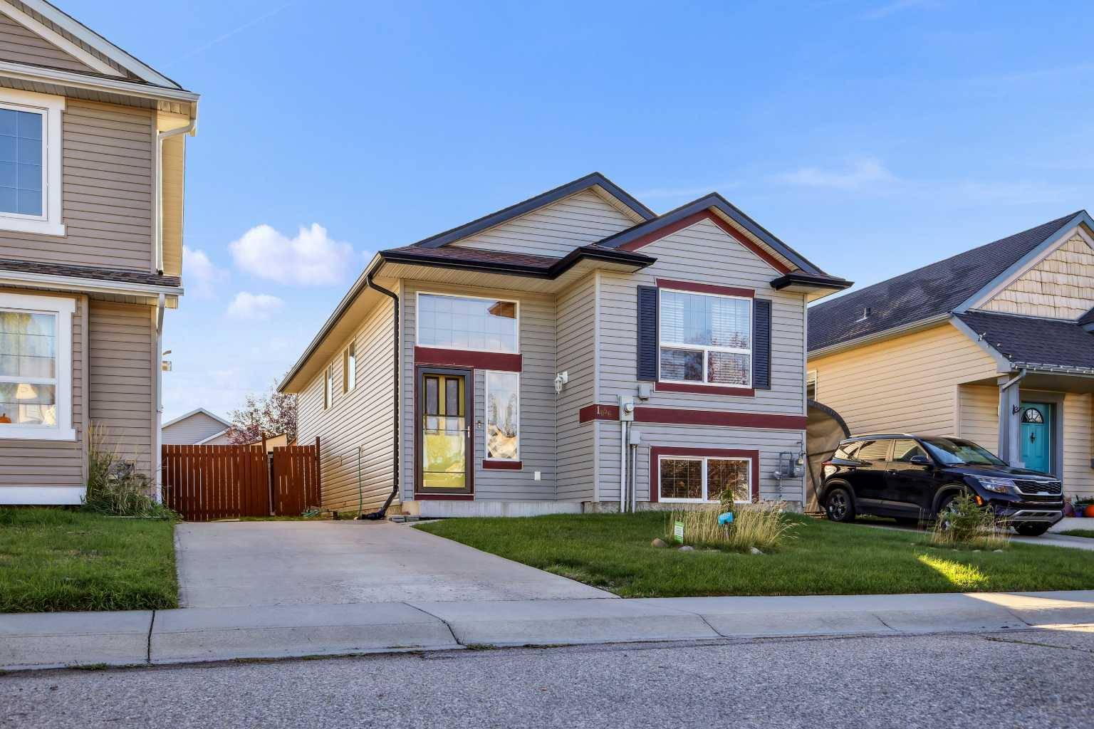 Calgary, AB T2Y 4L1,1056 Bridlemeadows MNR SW