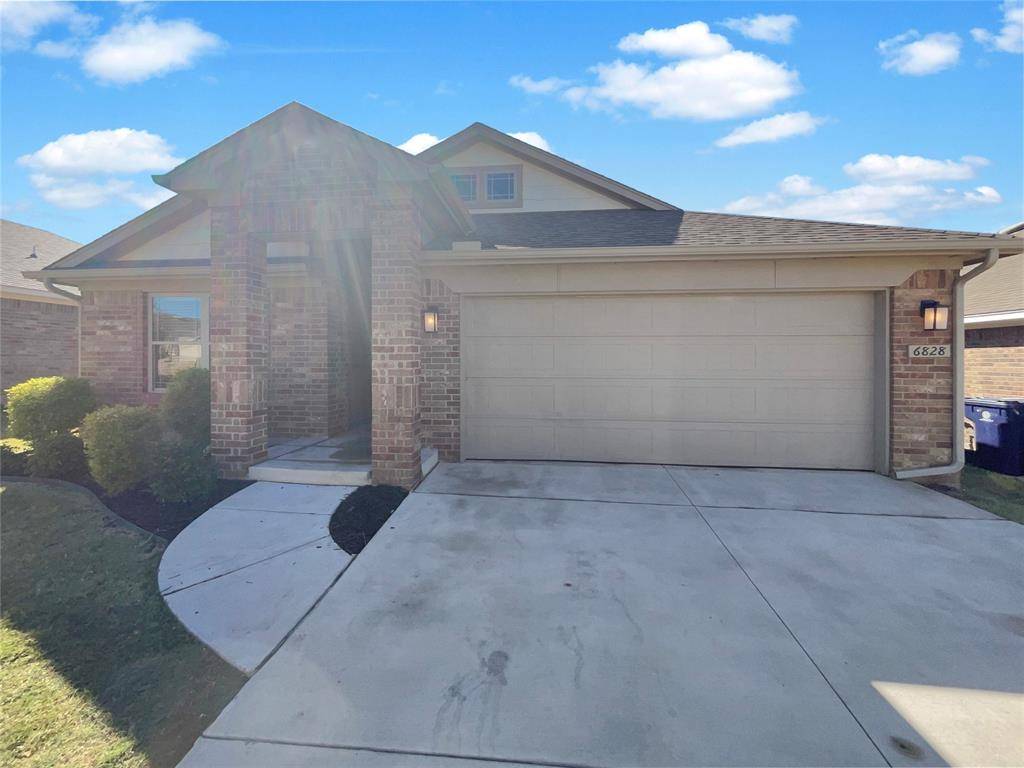 Edmond, OK 73013,6828 NW 155th Street