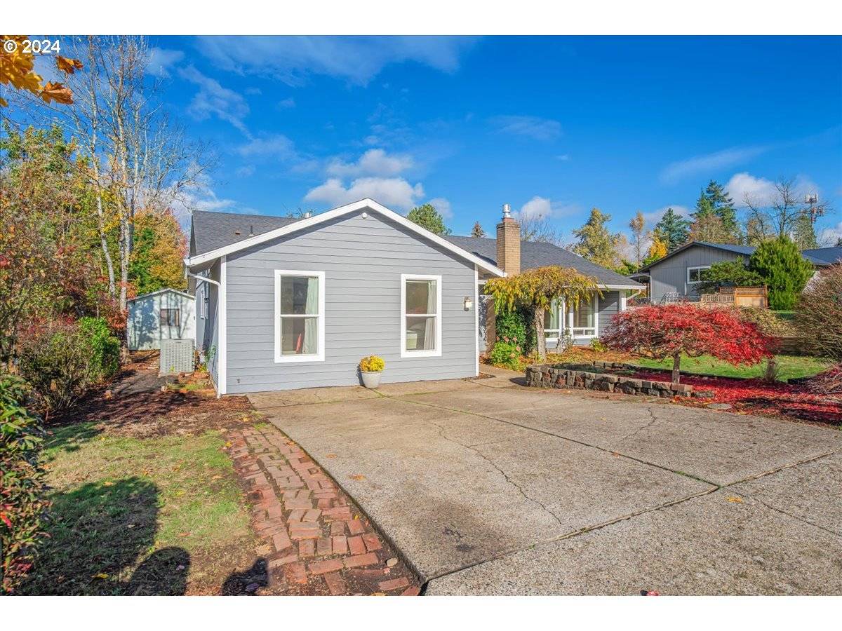 Milwaukie, OR 97222,2407 SE LINDENBROOK CT