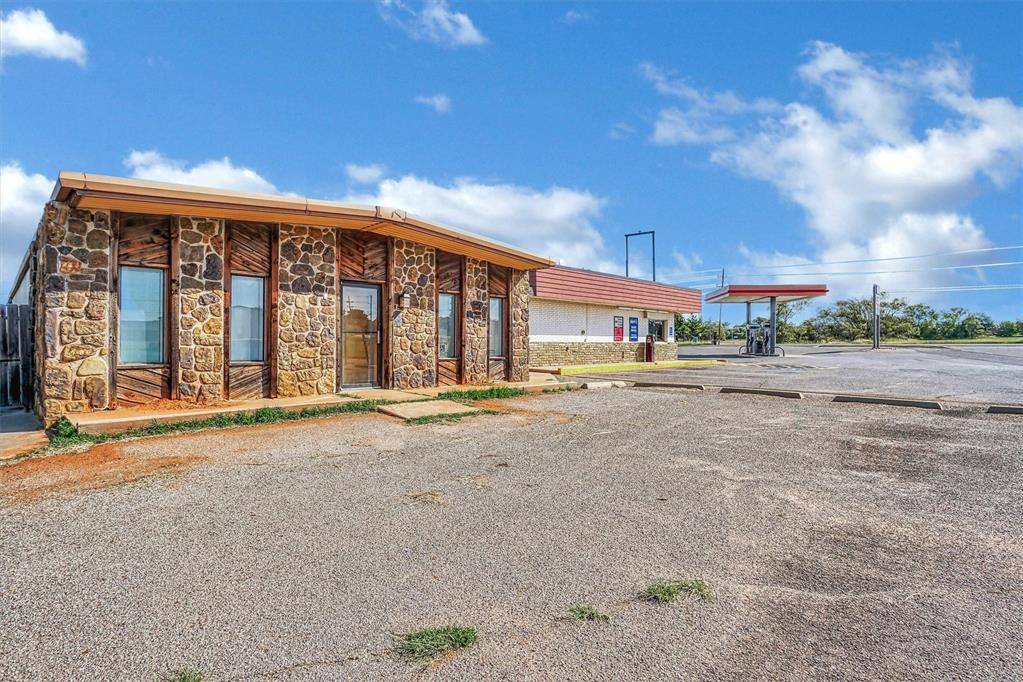 Elk City, OK 73644,103 Clyde Avenue