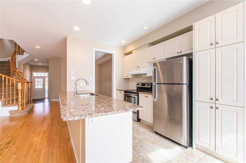 Kanata, ON K2M 0G1,424 FOXHALL WAY