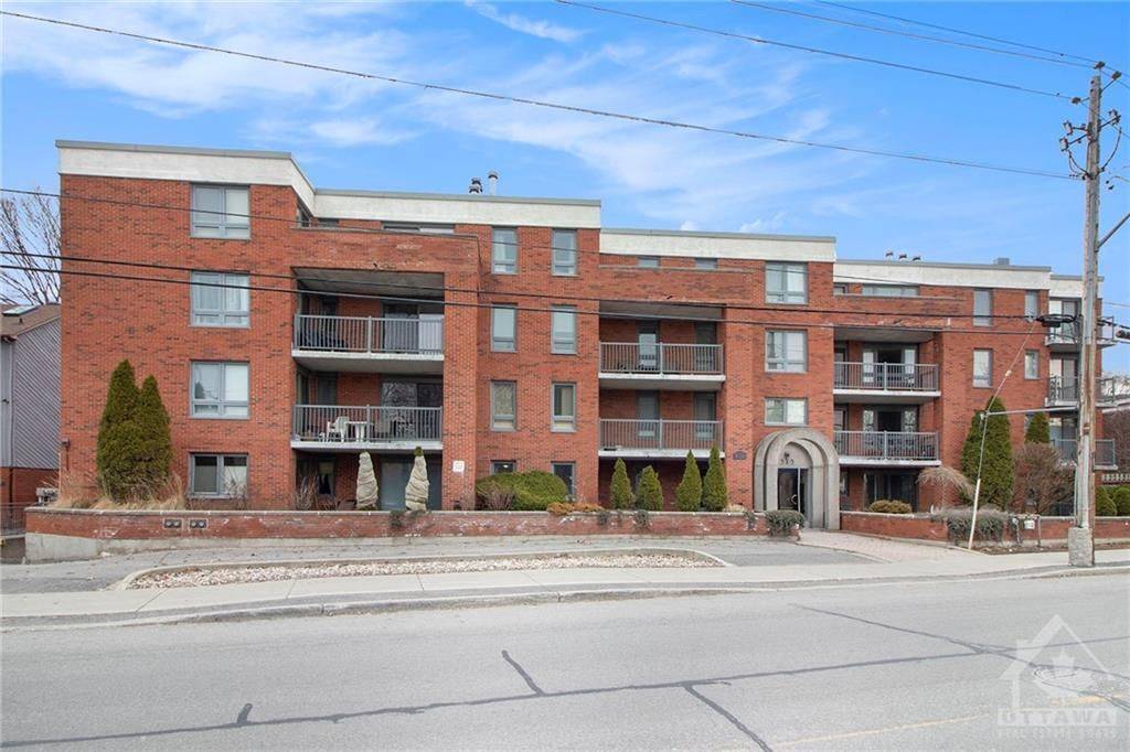 Vanier And Kingsview Park, ON K1K 3V2,939 NORTH RIVER RD #104