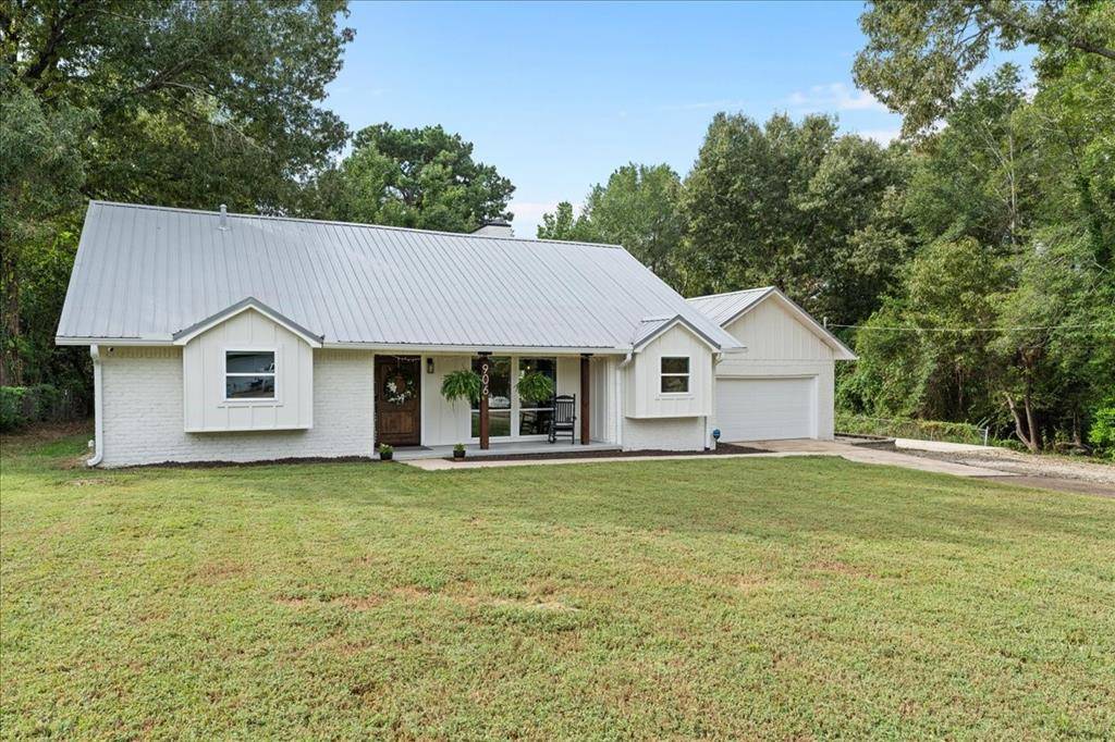 Mineola, TX 75773,906 MIMOSA Drive