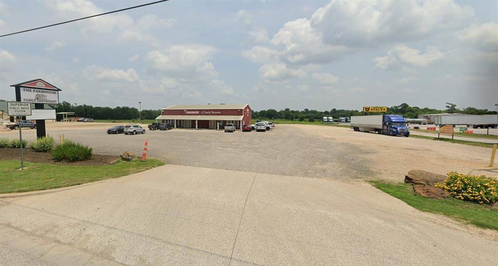 Van, TX 75790,1125 S Oak Street