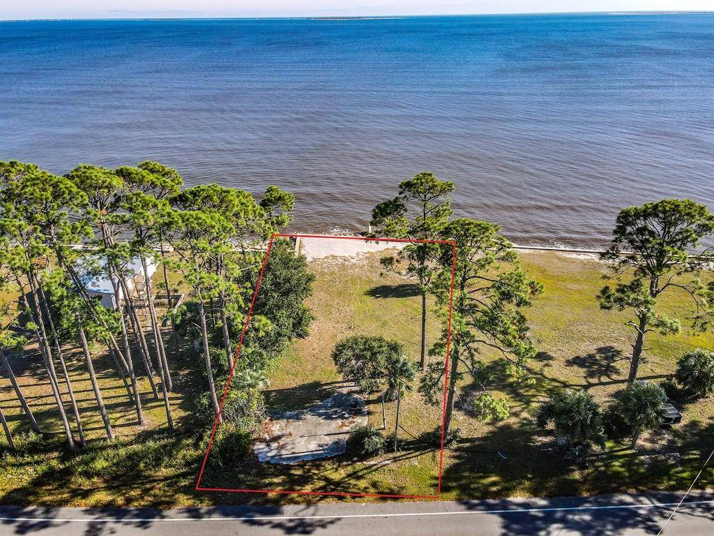 Carrabelle, FL 32322,2144 Hwy 98 W