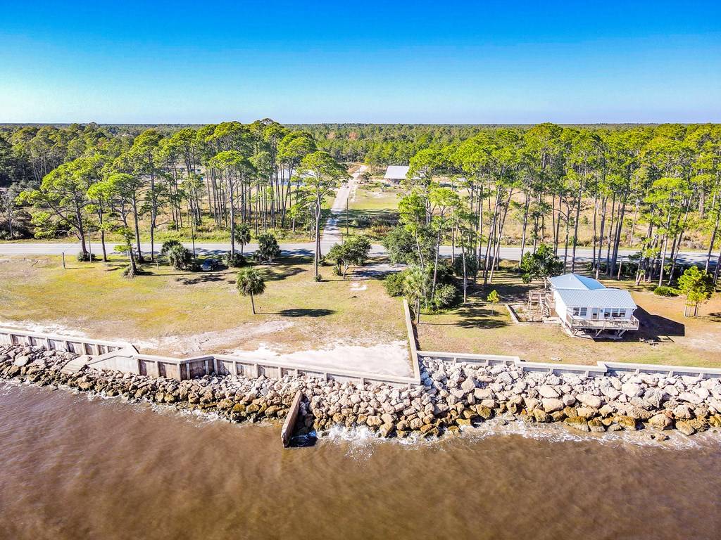 Carrabelle, FL 32322,2144 Hwy 98 W