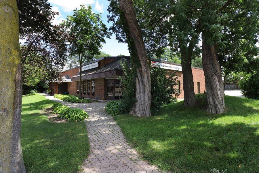 Mississauga, ON L5J 1J3,1654 Lakeshore RD W