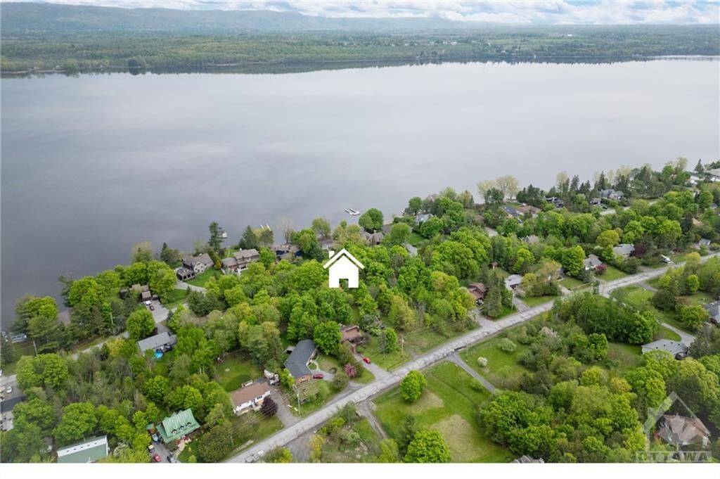 Constance Bay - Dunrobin - Kilmaurs - Woodlawn, ON K0A 1T0,2863 BARLOW CRES