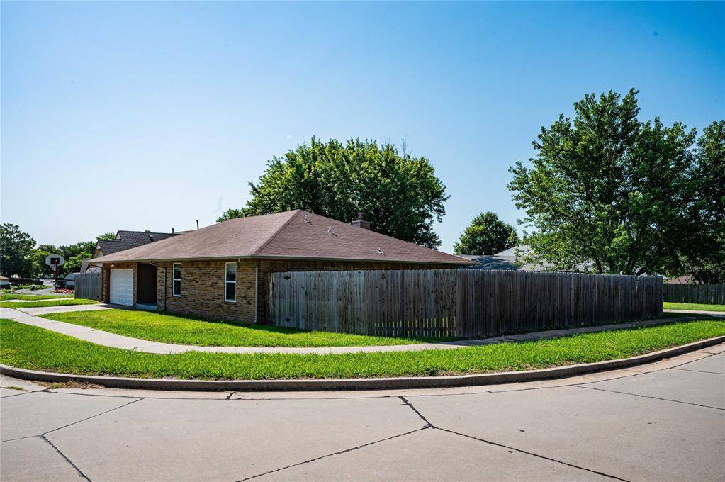 Moore, OK 73160,1400 NE 1st Street