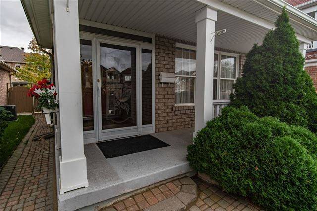 Mississauga, ON L5N 8J7,5947 Osprey BLVD