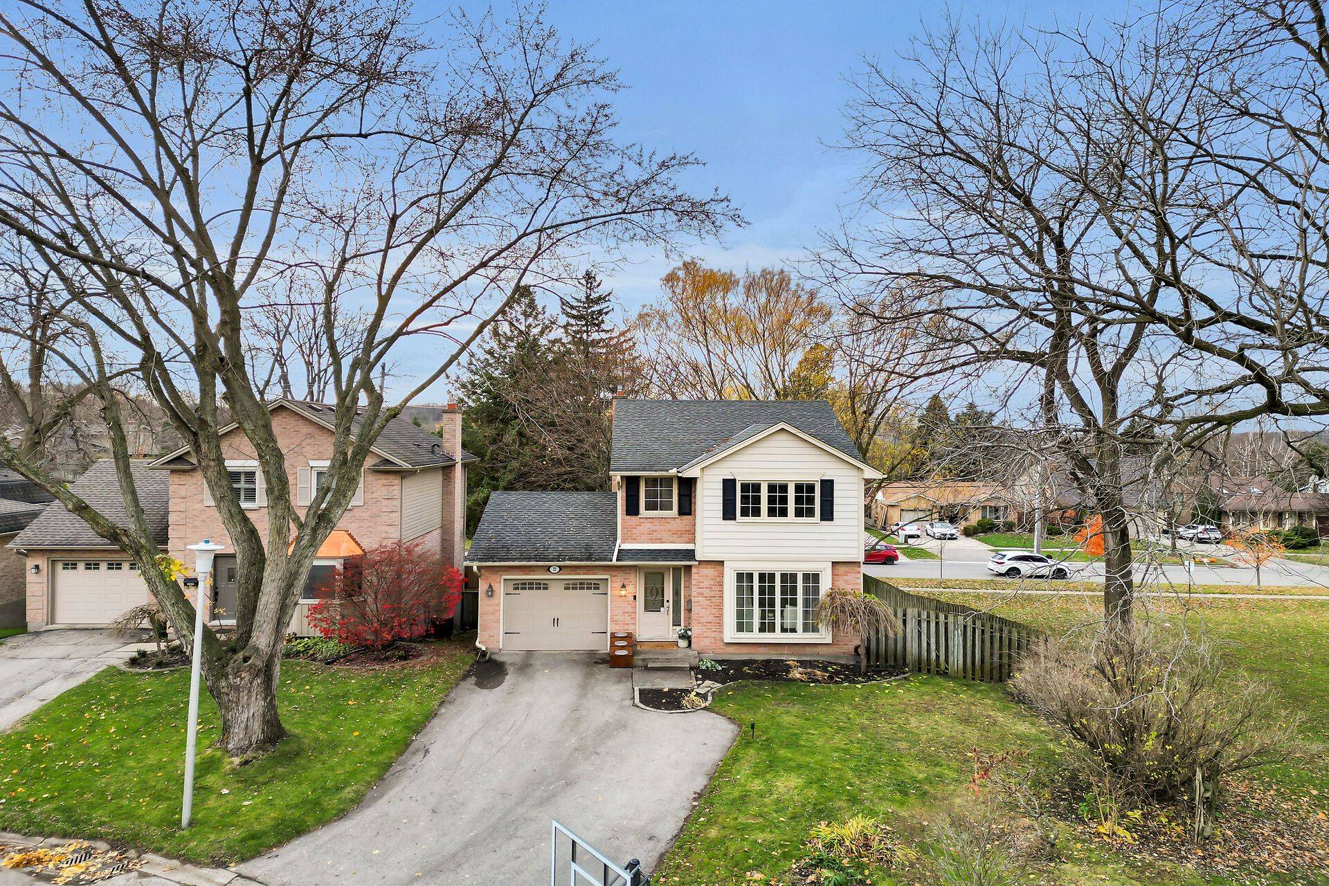 London, ON N6K 3K6,22 Westridge CT