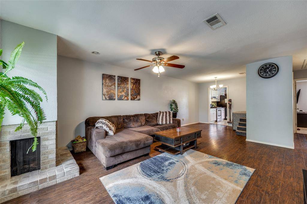 Dallas, TX 75240,13857 Leinsper Green Street