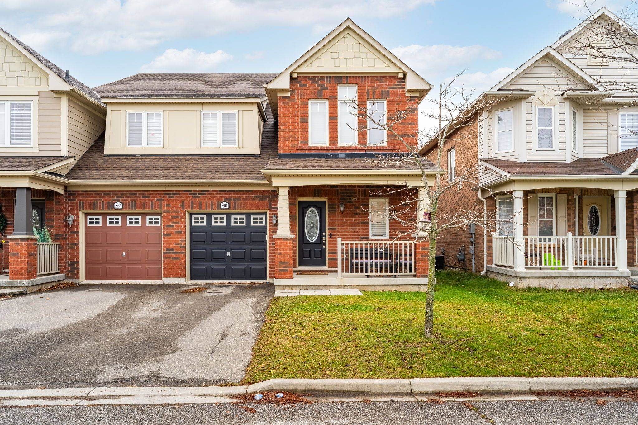 Milton, ON L9T 7B9,961 Mctrach CRES