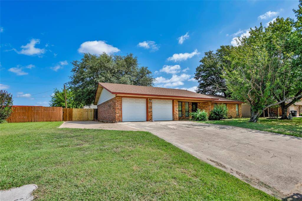 Lindsay, TX 76250,307 Circle Street