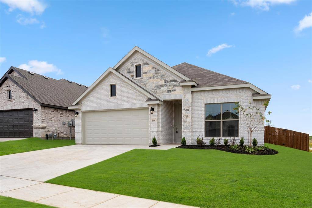 Cleburne, TX 76033,919 Misty Lane