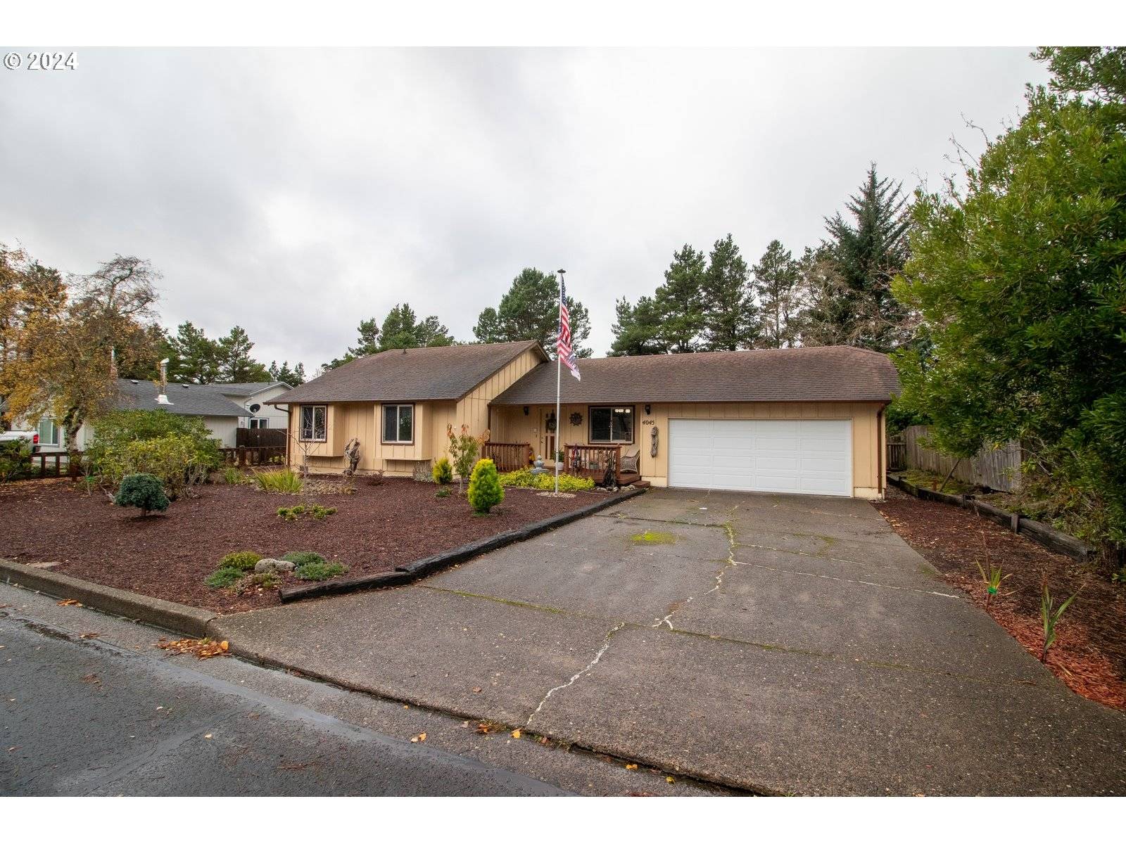 Florence, OR 97439,4045 SPRUCE ST