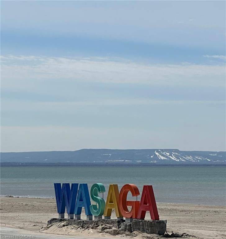 Wasaga Beach, ON L9Z 1H5,81 ROYAL BEECH DR