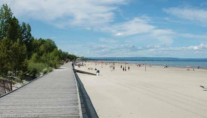 Wasaga Beach, ON L9Z 1H5,81 ROYAL BEECH DR