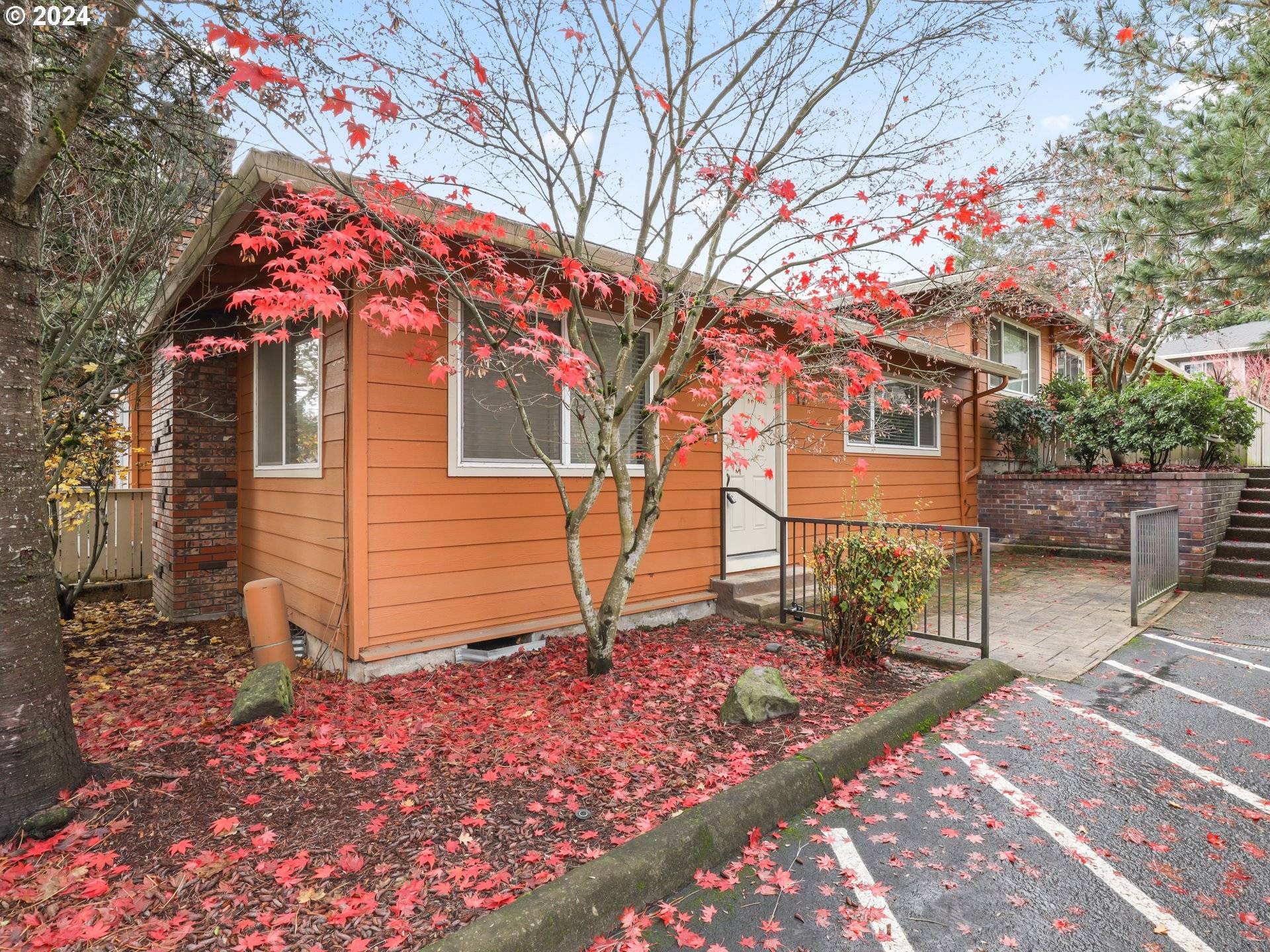 Portland, OR 97219,2531 SW SPRING GARDEN ST #17