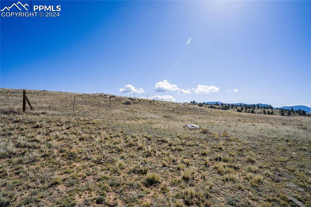 Hartsel, CO 80449,445 Arapahoe RD