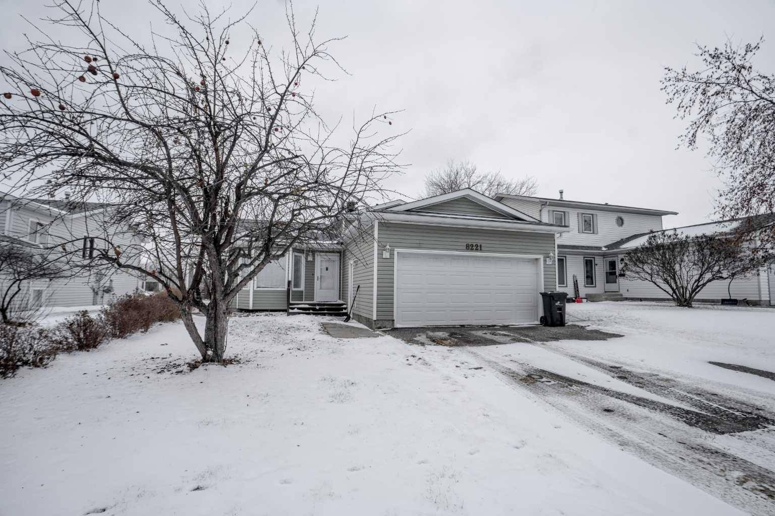 Peace River, AB T8S 1N1,8221 102 Ave