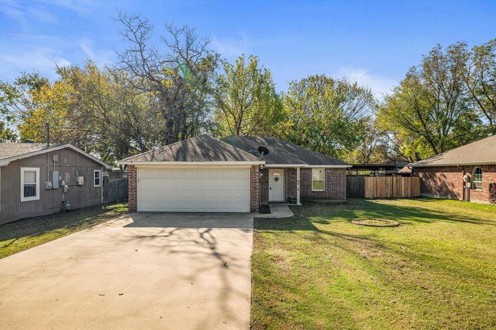 Collinsville, TX 76233,412 E Locust Street