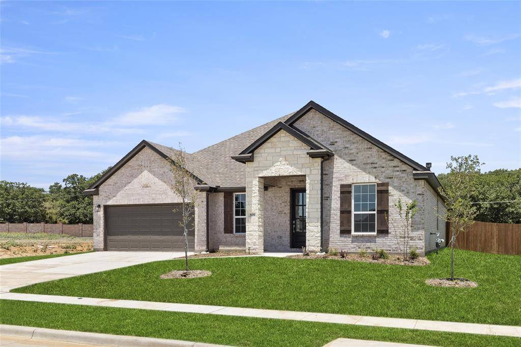 Azle, TX 76020,504 Pebble Circle