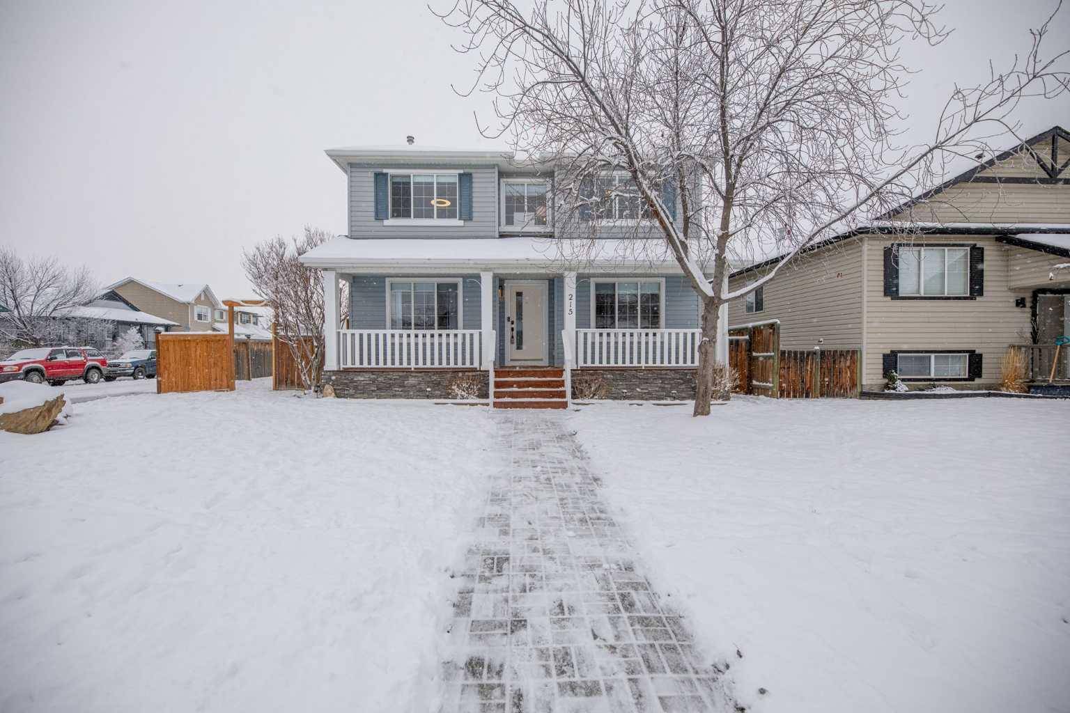 Chestermere, AB T1X 1M2,215 WEST CREEK Close