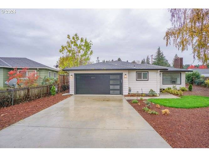 Gladstone, OR 97027,1640 MANOR DR