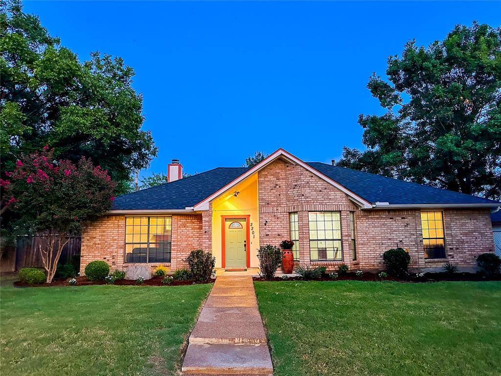 Rowlett, TX 75088,2201 Crestview Lane