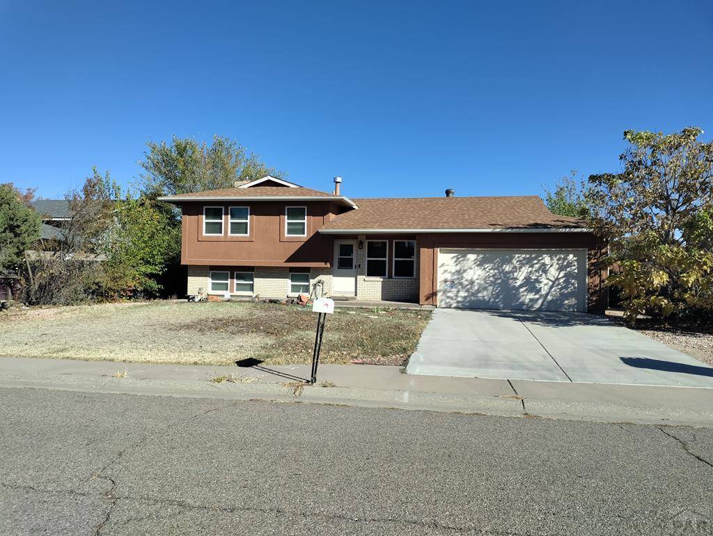 Pueblo, CO 81005,6 Crestaloma Dr