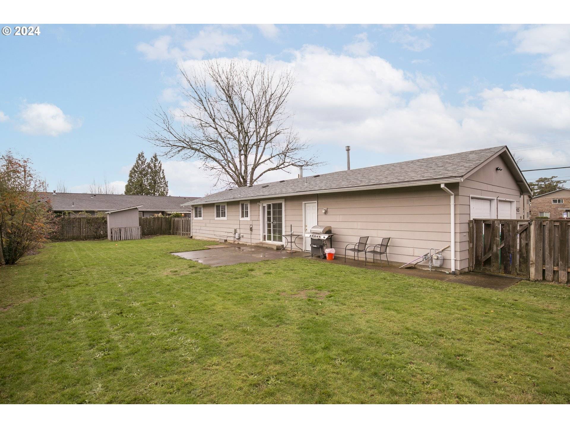 Gresham, OR 97030,925 NE COUNTRY CLUB AVE