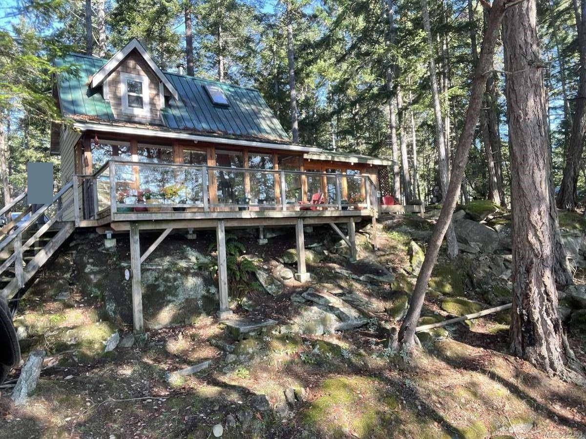 Decourcy Island, BC V9R 1X7,631 Flewett Dr