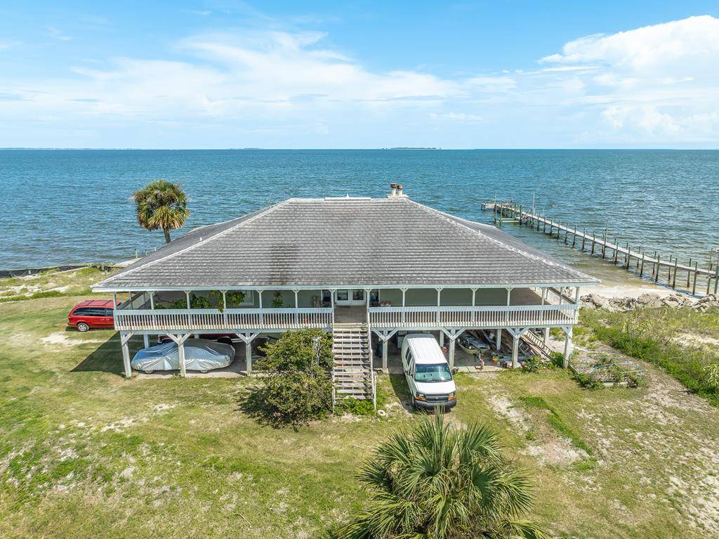 Carrabelle, FL 32322,2074 Hwy 98 W