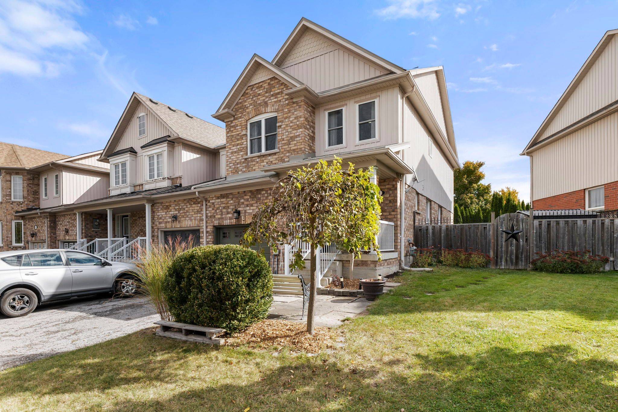 East Gwillimbury, ON L0G 1M0,11 Lilly Mckeowan CRES