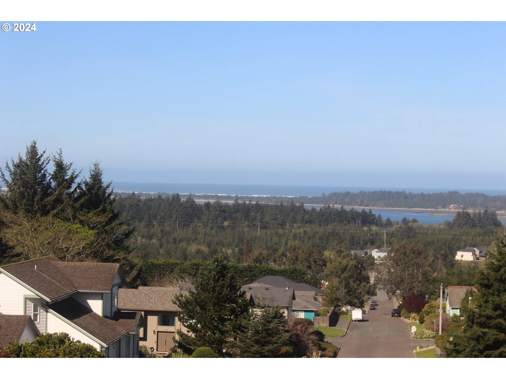 Coos Bay, OR 97420,805 PREFONTAINE DR