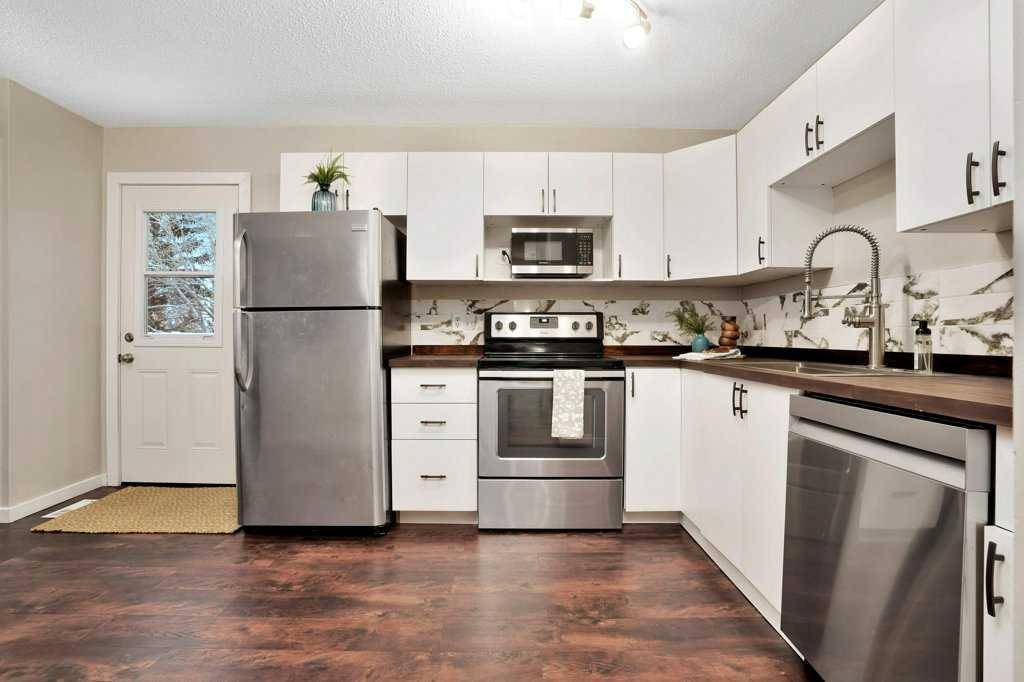 Sylvan Lake, AB T4S 1J7,58 Lakeview CRES