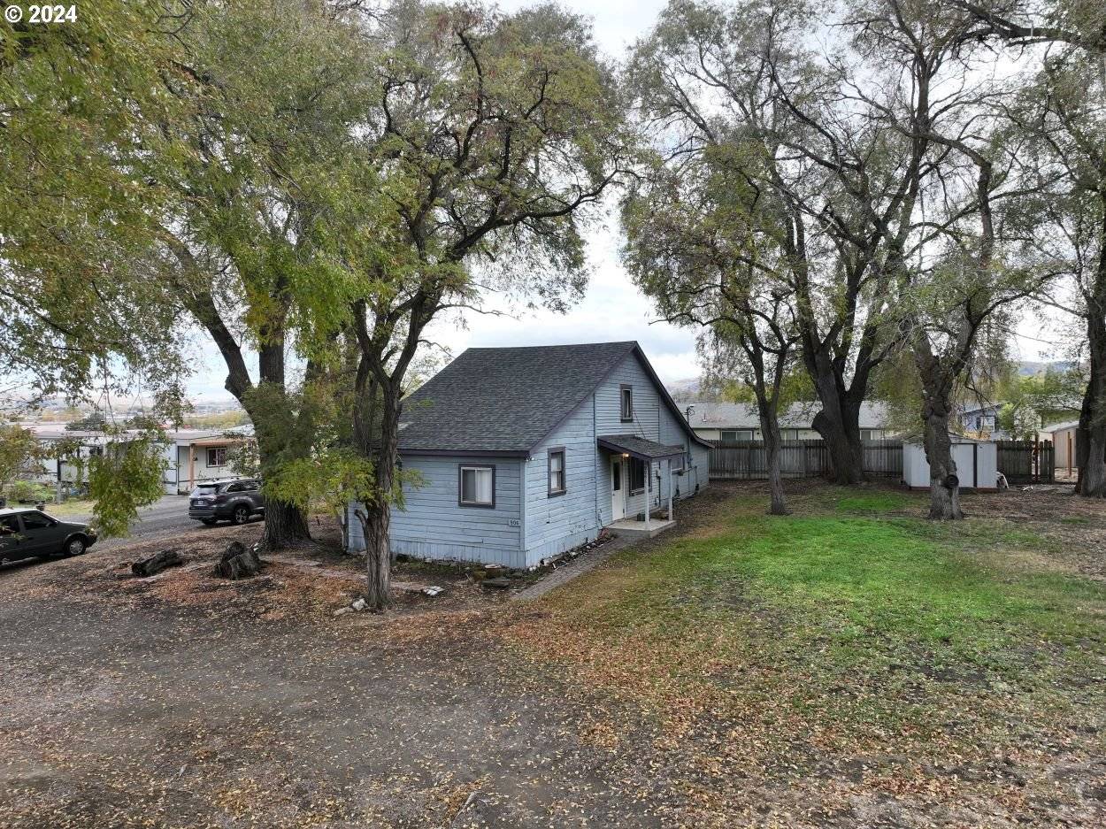 The Dalles, OR 97058,906 VERDANT ST