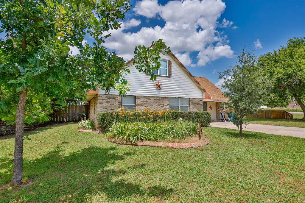 Valley View, TX 76272,301 Spring Creek